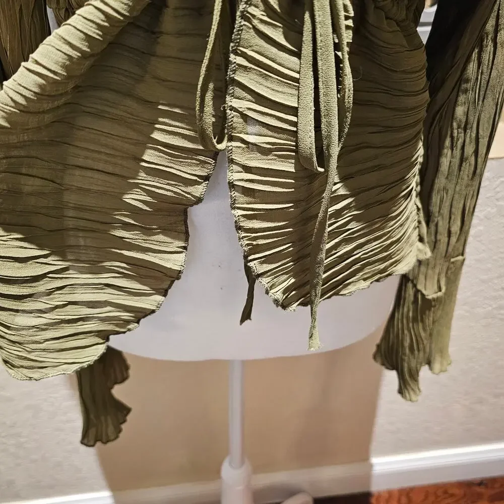 PrettyLittleThing Olive Green Crinkle Crepe Tie Front Top Size 6 Y2K Cottagecore - Picture 9 of 10